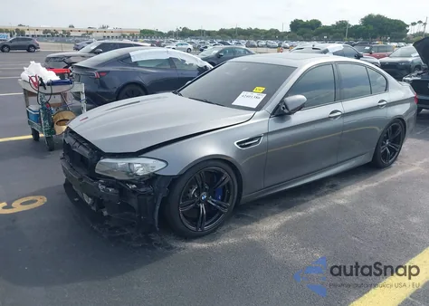 2013 BMW M5 из США, поврежденный, VIN WBSFV9C53DD095989